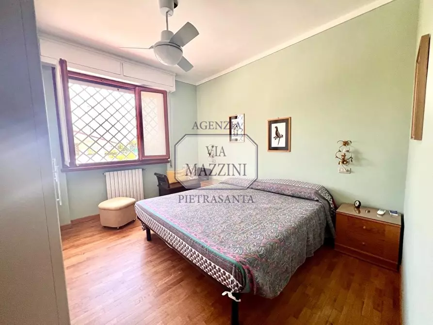 Immagine 21 di Casa bifamiliare in vendita  a Pietrasanta