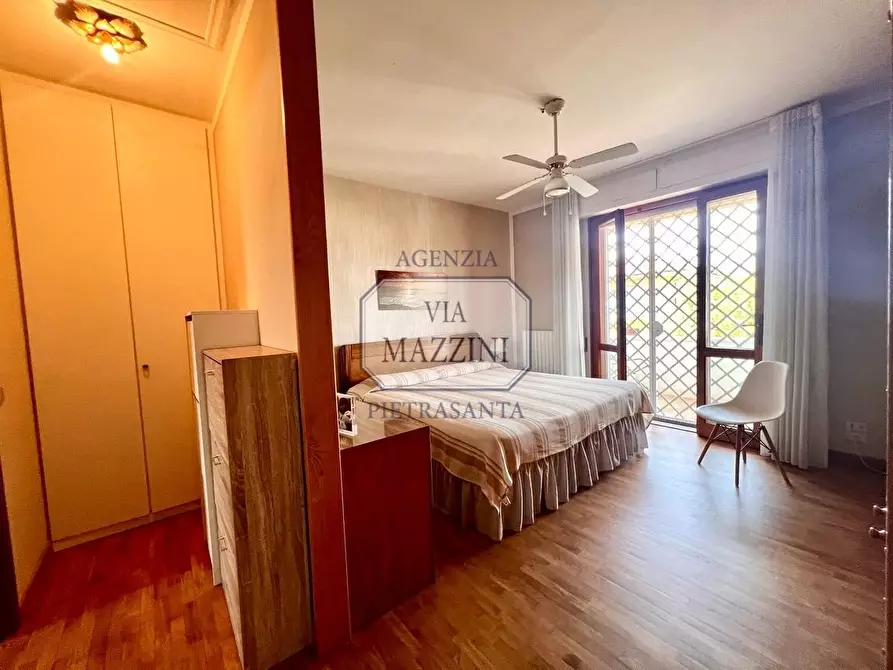 Immagine 24 di Casa bifamiliare in vendita  a Pietrasanta