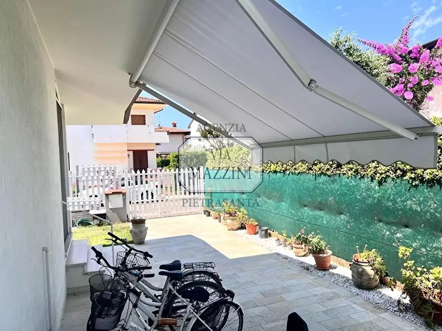 Immagine 7 di Casa bifamiliare in vendita  a Pietrasanta