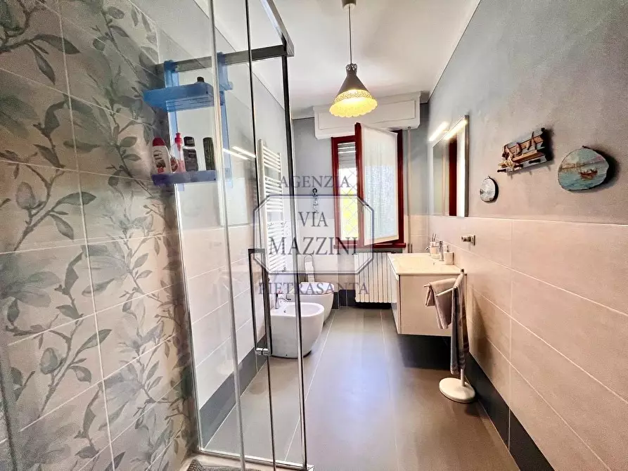 Immagine 26 di Casa bifamiliare in vendita  a Pietrasanta