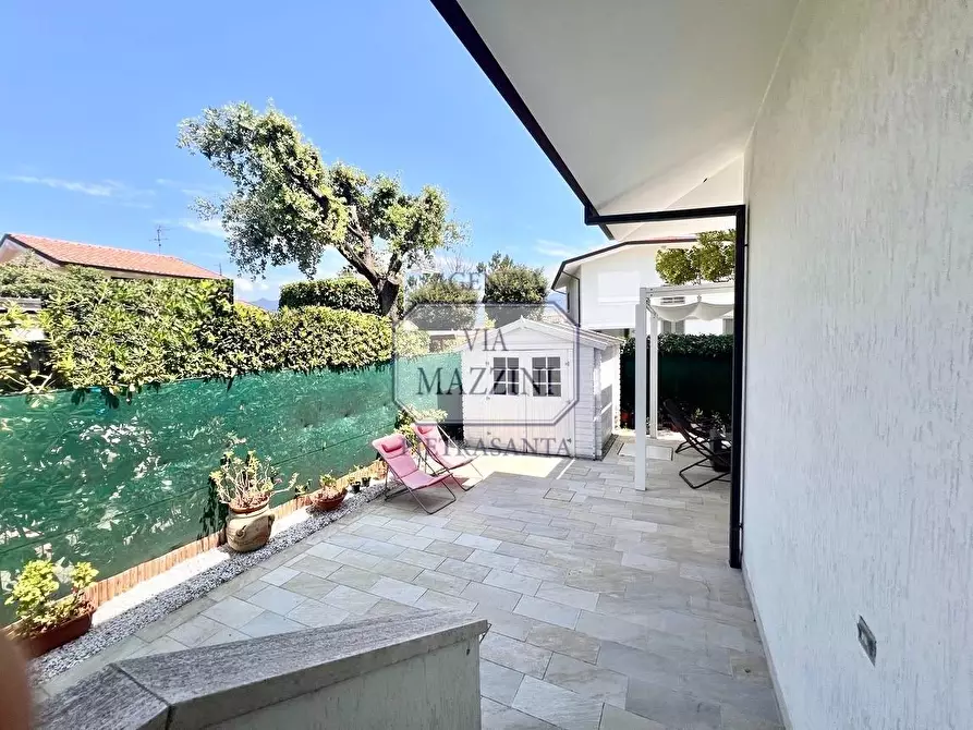 Immagine 4 di Casa bifamiliare in vendita  a Pietrasanta