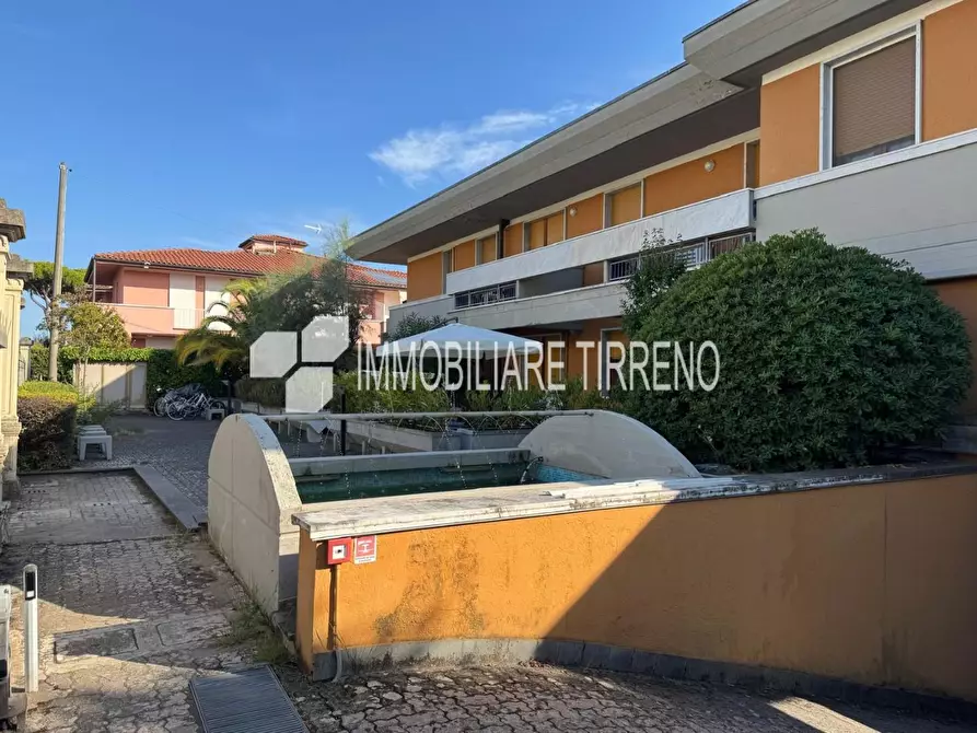 Immagine 2 di Appartamento in vendita  a Massa
