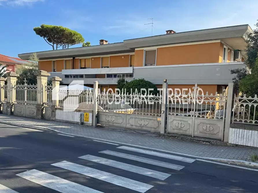 Immagine 31 di Appartamento in vendita  a Massa