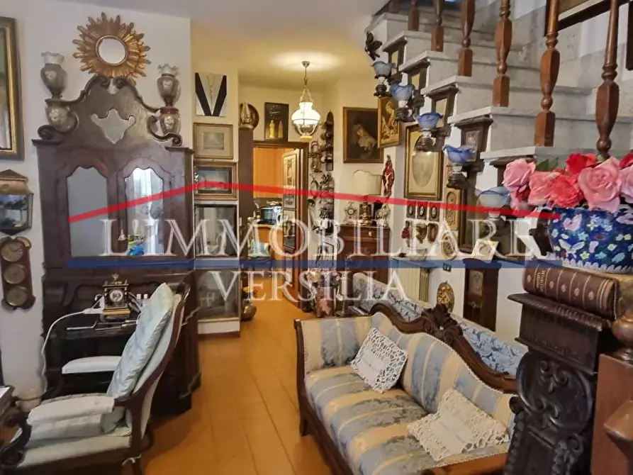 Immagine 1 di Villetta a schiera in vendita  a Massa