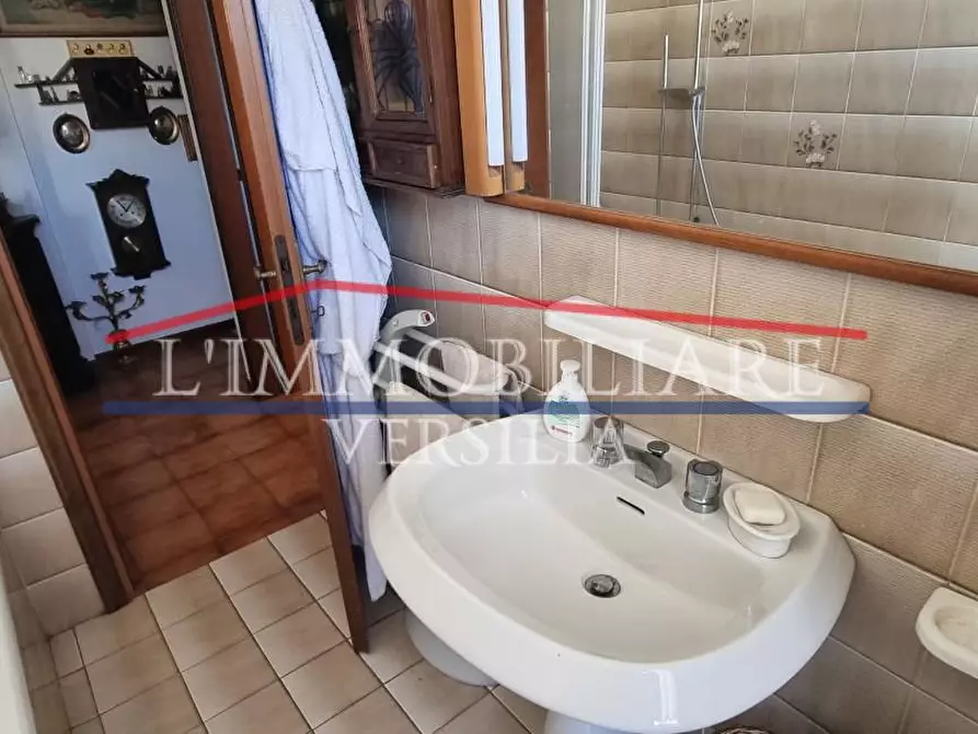 Immagine 19 di Villetta a schiera in vendita  a Massa