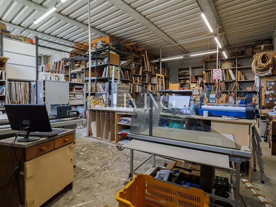 Immagine 15 di Laboratorio in vendita  a Gallicano