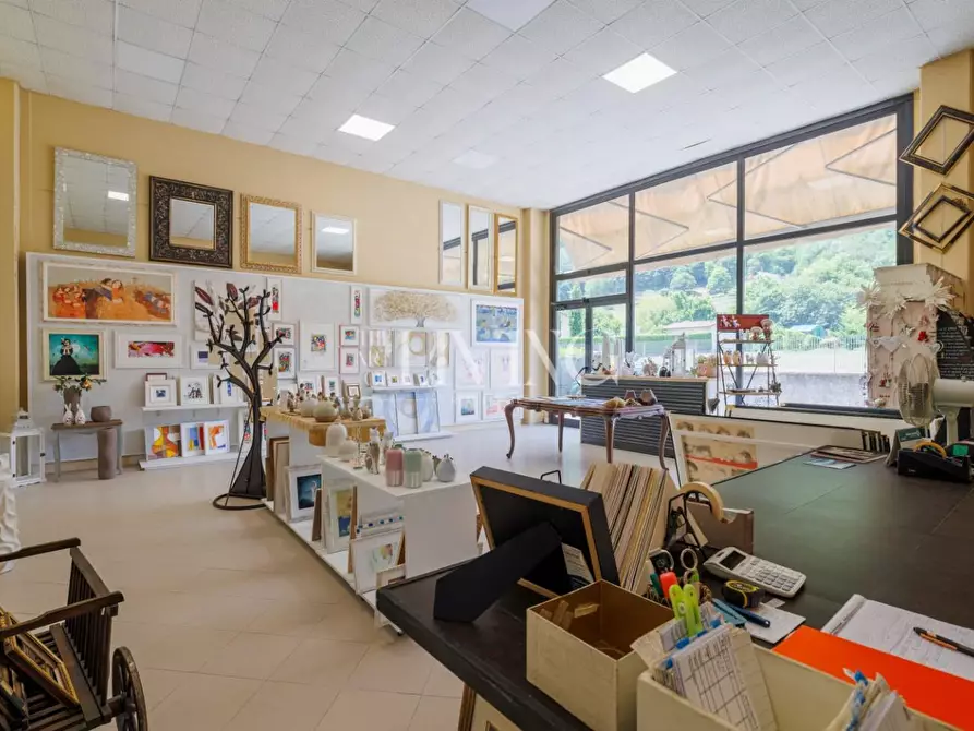 Immagine 9 di Laboratorio in vendita  a Gallicano