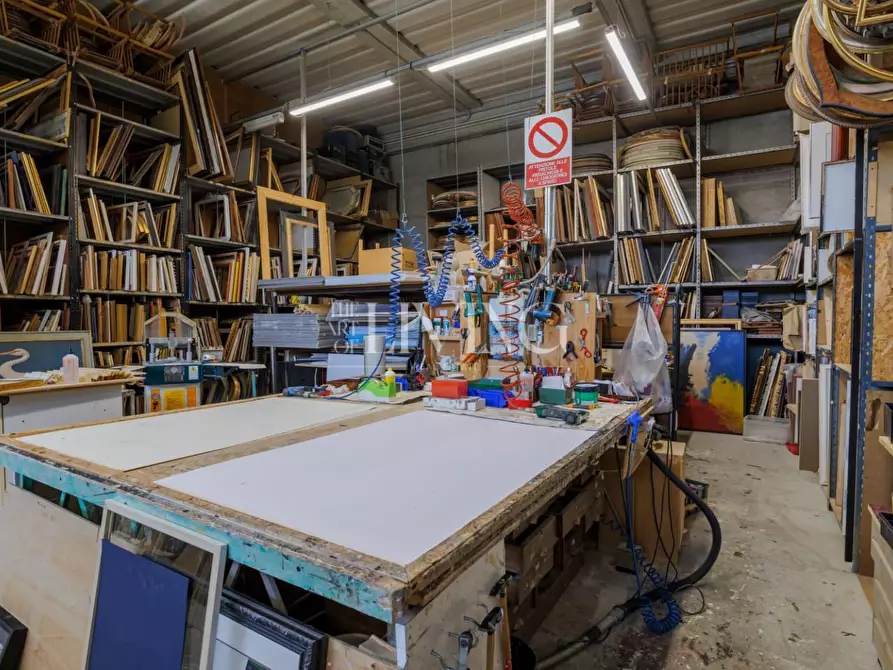 Immagine 10 di Laboratorio in vendita  a Gallicano