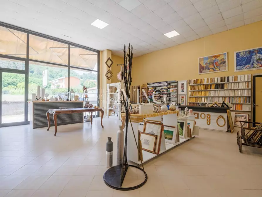 Immagine 1 di Laboratorio in vendita  a Gallicano