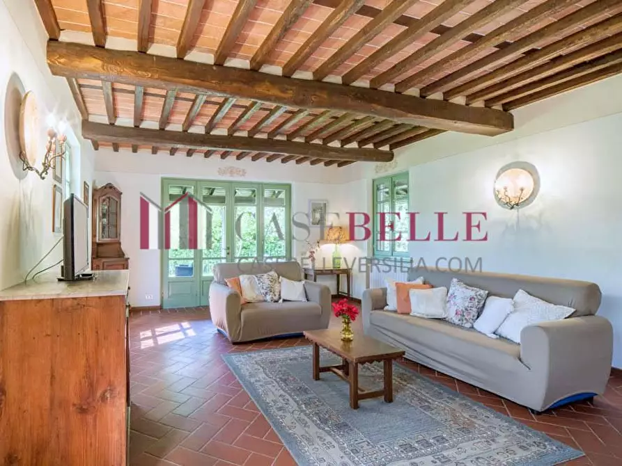 Immagine 3 di Villa in vendita  a Camaiore
