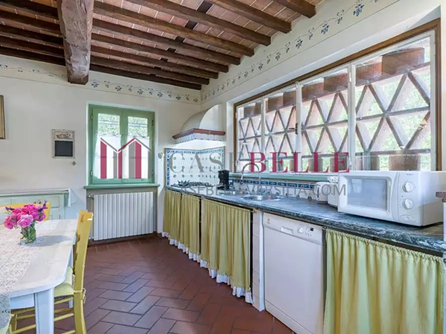 Immagine 7 di Villa in vendita  a Camaiore