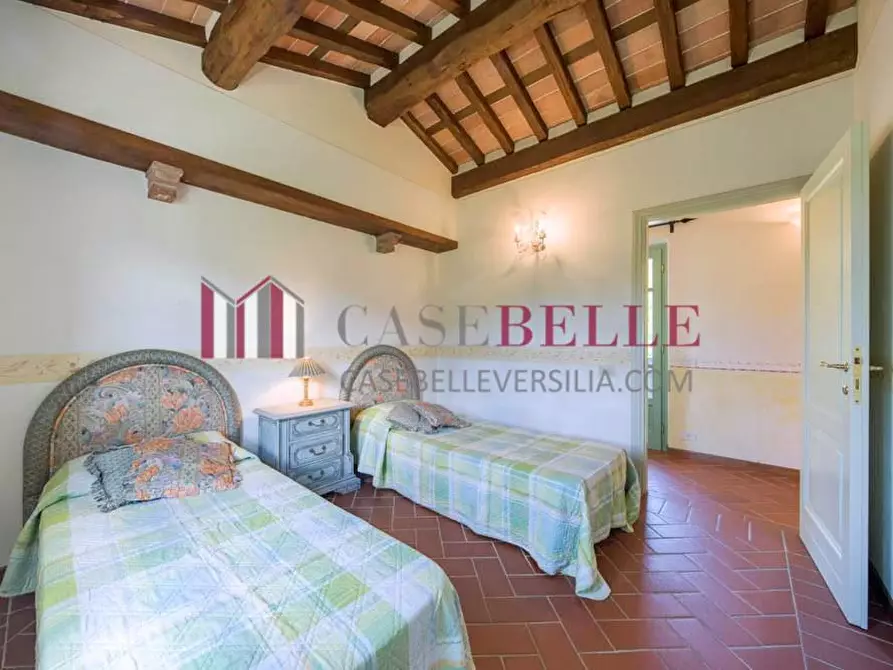 Immagine 13 di Villa in vendita  a Camaiore