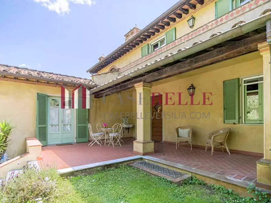 Immagine 36 di Villa in vendita  a Camaiore