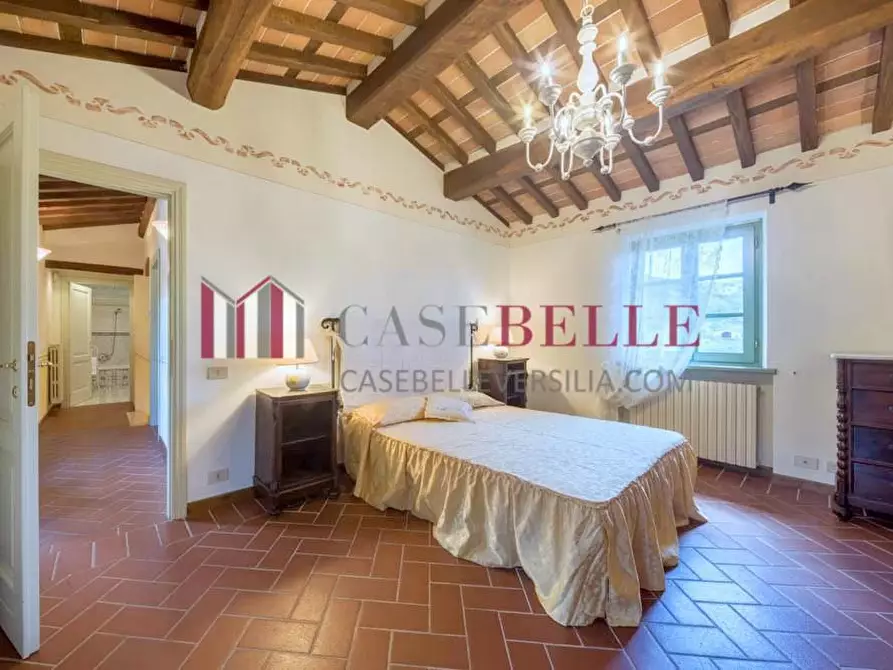 Immagine 16 di Villa in vendita  a Camaiore