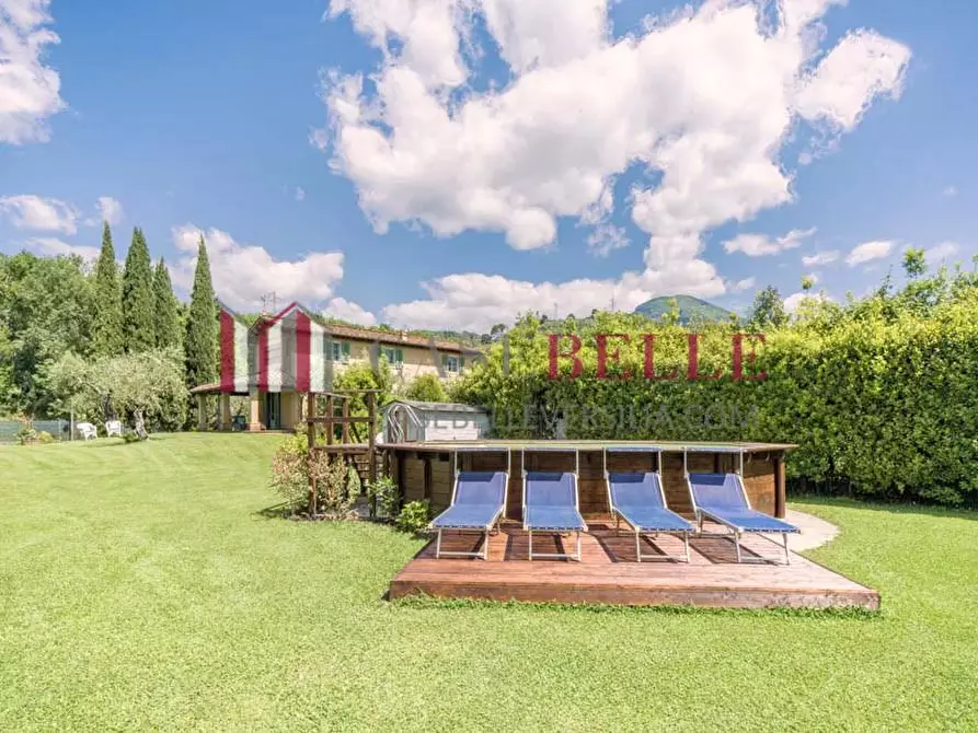 Immagine 29 di Villa in vendita  a Camaiore