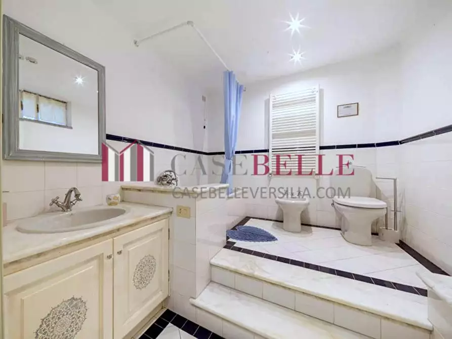 Immagine 27 di Villa in vendita  a Camaiore