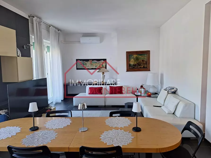 Immagine 1 di Appartamento in vendita  a Viareggio