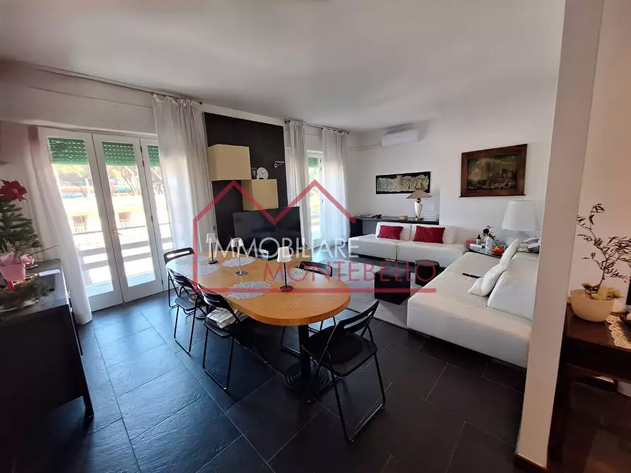 Immagine 9 di Appartamento in vendita  a Viareggio