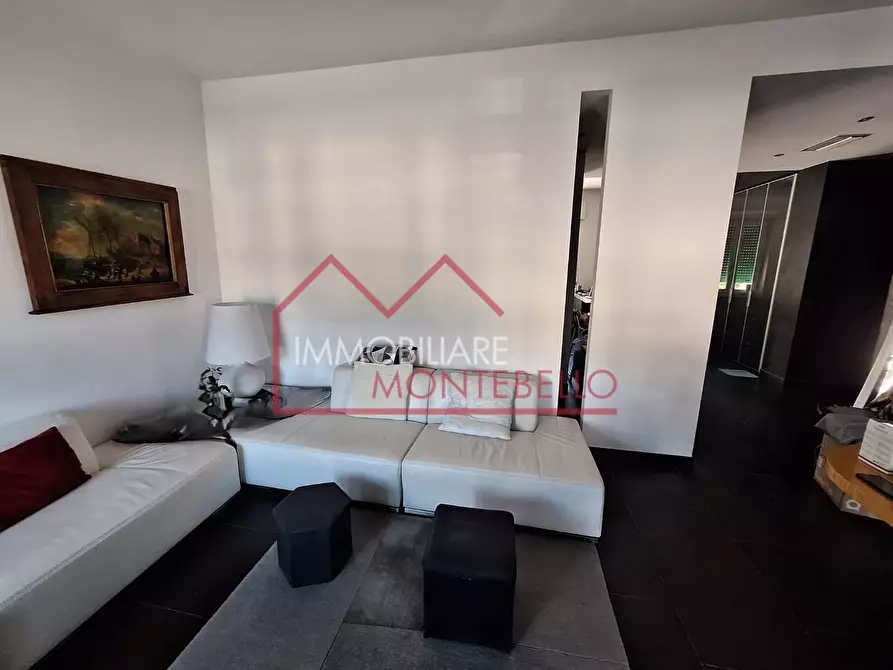 Immagine 14 di Appartamento in vendita  a Viareggio