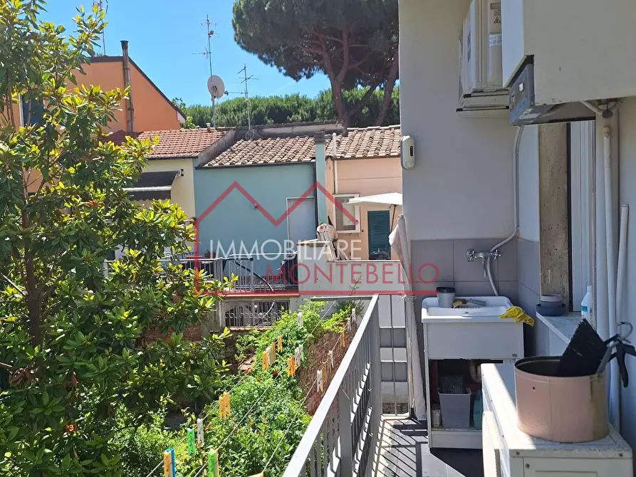 Immagine 15 di Appartamento in vendita  a Viareggio
