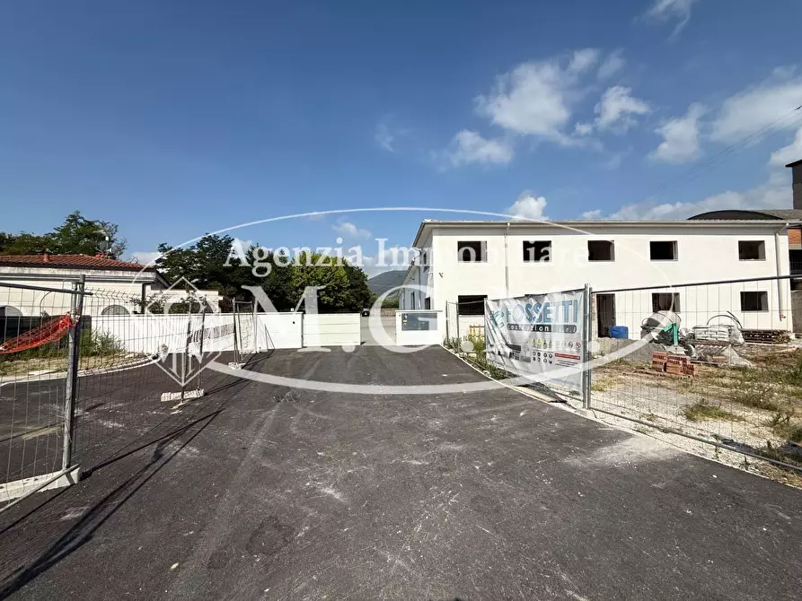 Immagine 8 di Garage in vendita  a Bientina