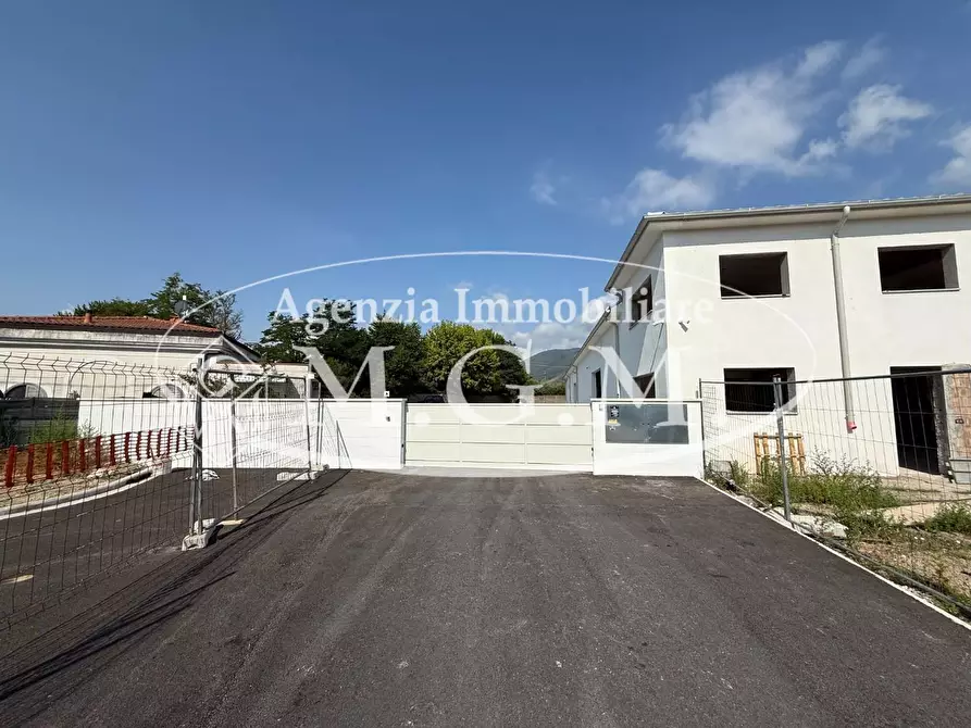 Immagine 7 di Garage in vendita  a Bientina