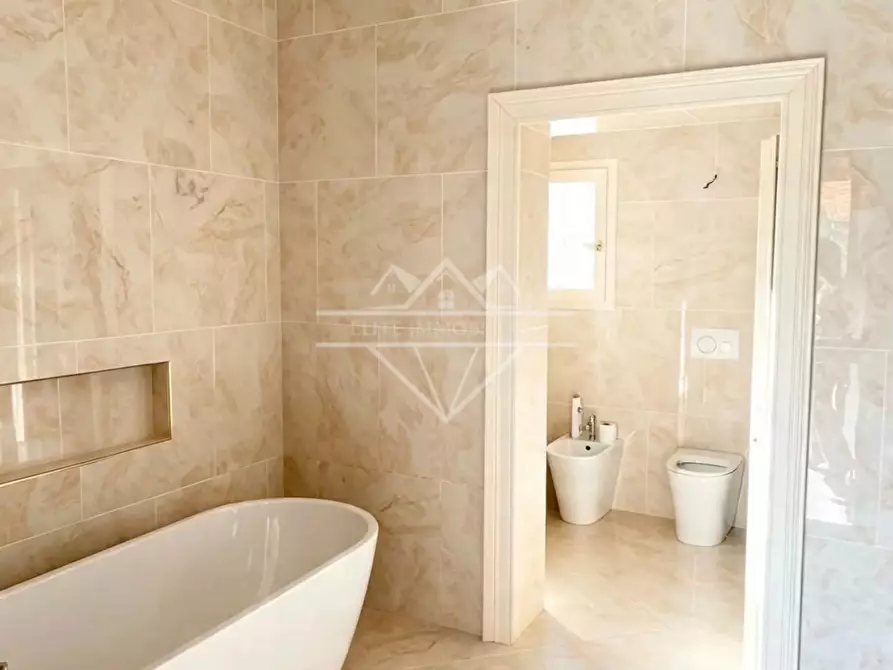 Immagine 8 di Casa bifamiliare in vendita  a Carrara