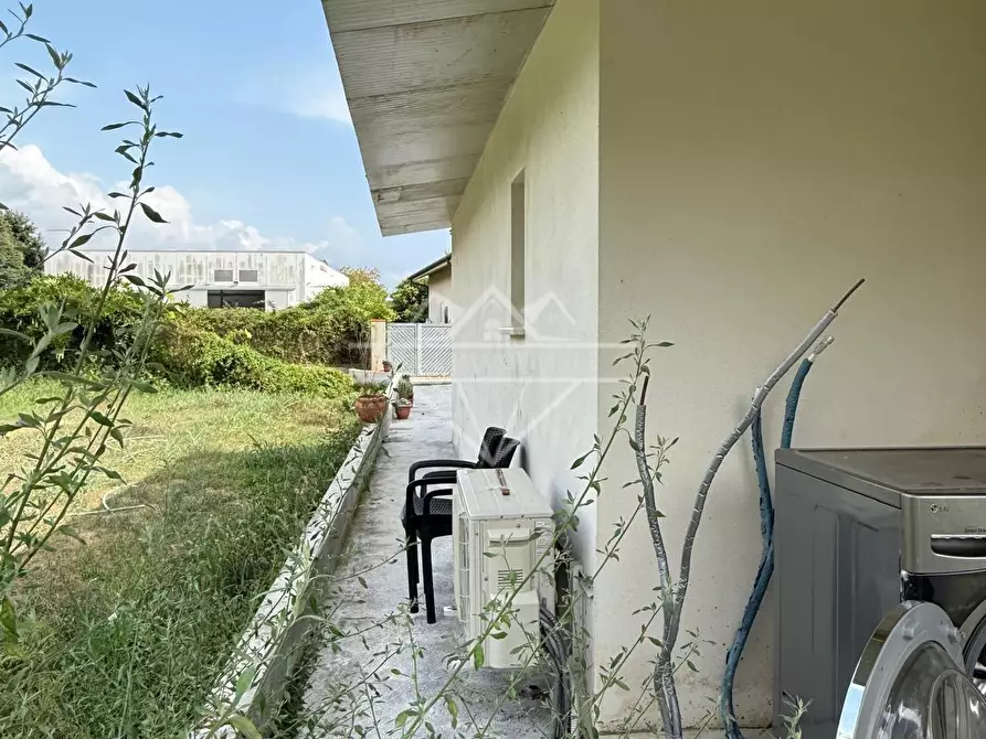 Immagine 12 di Casa bifamiliare in vendita  a Carrara