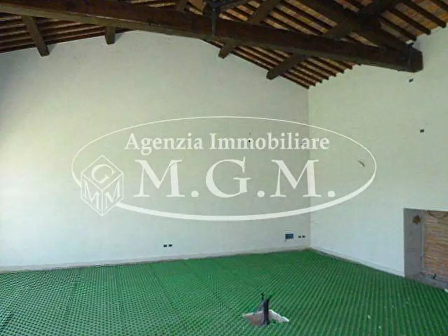 Immagine 16 di Villa in vendita  a Santa Maria A Monte