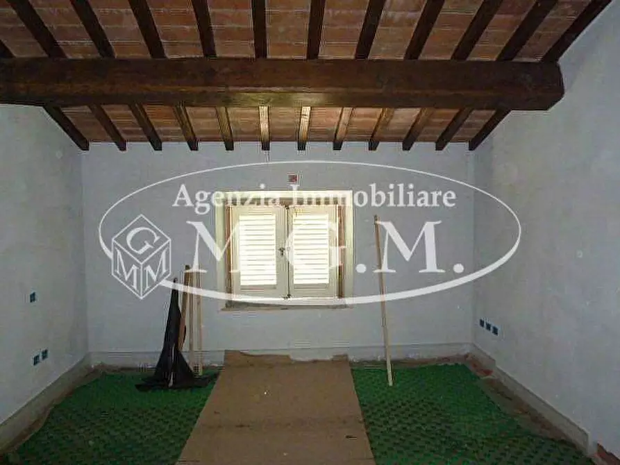 Immagine 2 di Villa in vendita  a Santa Maria A Monte