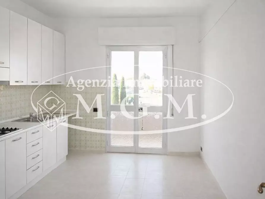 Immagine 14 di Attività artigianale in affitto  a Santa Maria A Monte