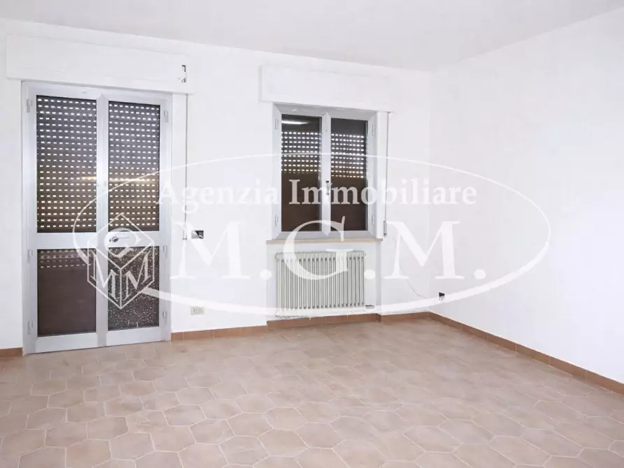 Immagine 15 di Attività artigianale in affitto  a Santa Maria A Monte