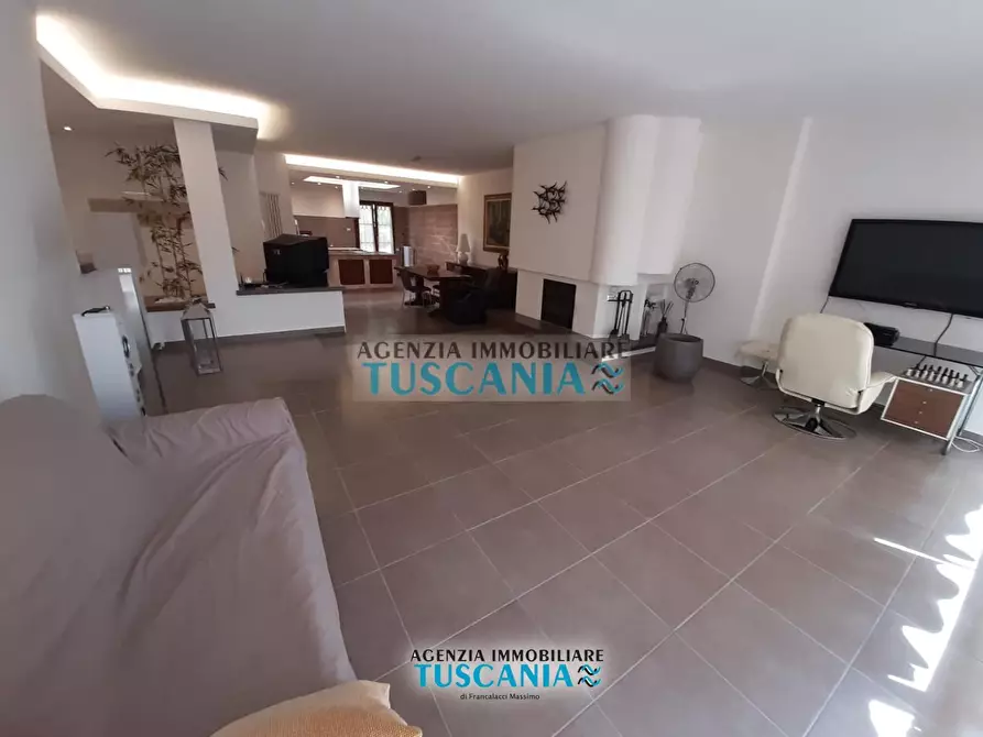 Immagine 9 di Villa in vendita  a Monteverdi Marittimo