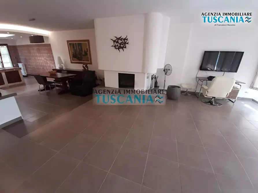 Immagine 15 di Villa in vendita  a Monteverdi Marittimo