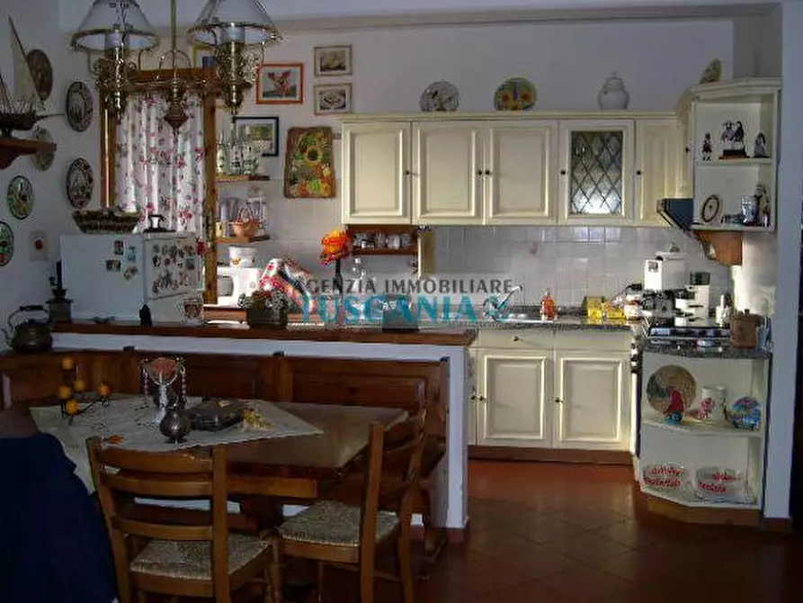 Immagine 1 di Casa bifamiliare in vendita  a Casale Marittimo