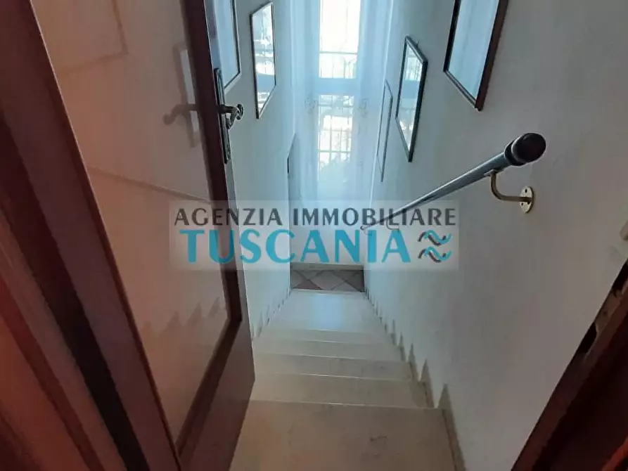 Immagine 10 di Villa in vendita  a Cecina