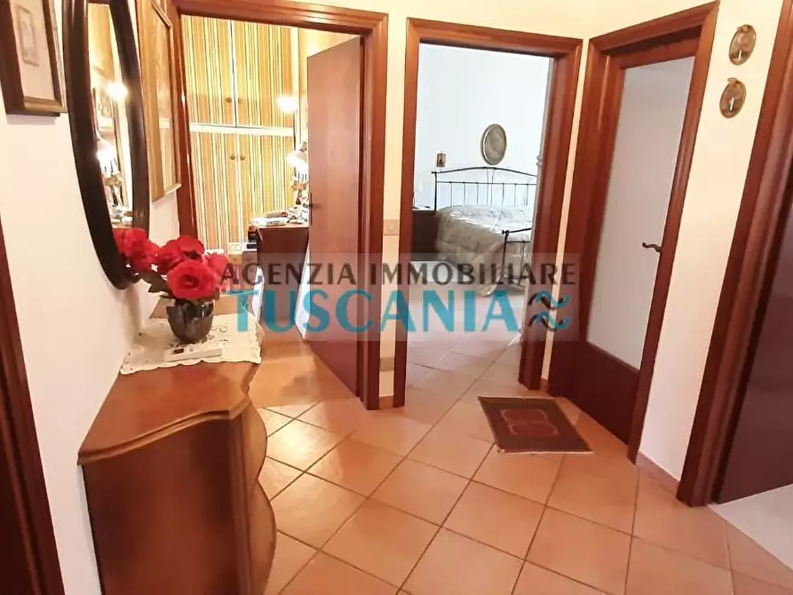 Immagine 11 di Villa in vendita  a Cecina