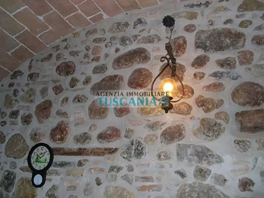 Immagine 10 di Casa colonica in vendita  a Pomarance