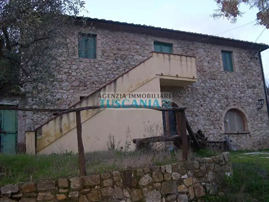 Immagine 2 di Casa colonica in vendita  a Pomarance