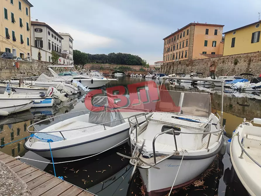 Immagine 21 di Appartamento in vendita  a Livorno