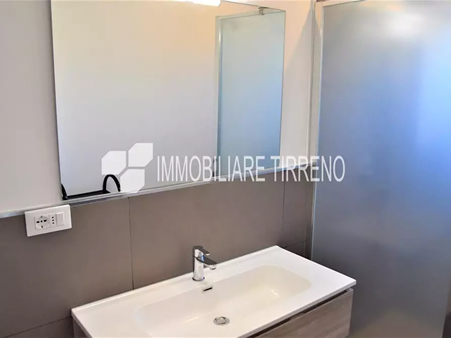 Immagine 16 di Appartamento in affitto  a Massa