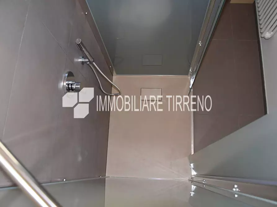 Immagine 18 di Appartamento in affitto  a Massa