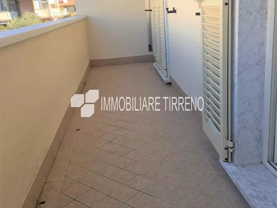 Immagine 13 di Appartamento in affitto  a Massa