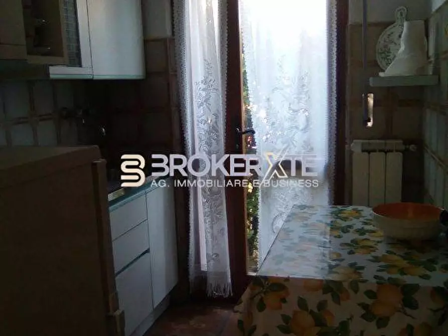 Immagine 8 di Casa bifamiliare in affitto  a Montignoso