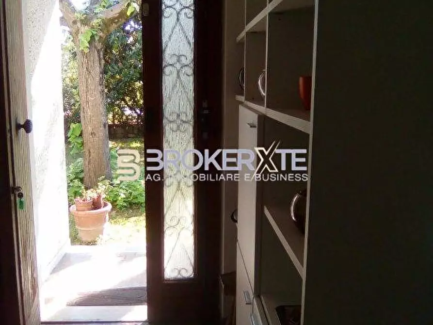 Immagine 13 di Casa bifamiliare in affitto  a Montignoso