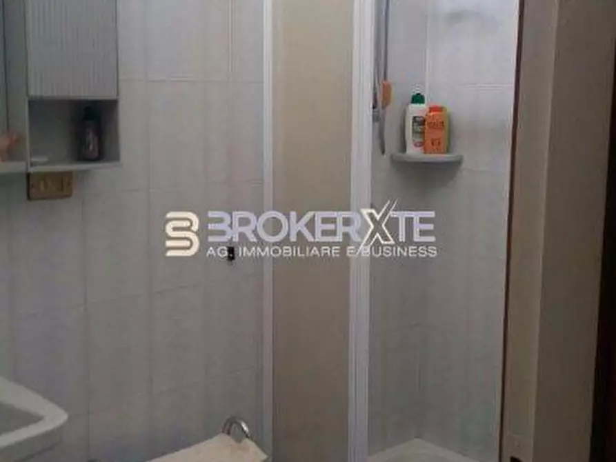 Immagine 3 di Villa in vendita  a Carrara