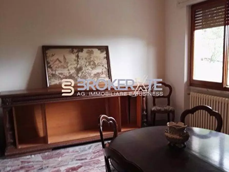 Immagine 5 di Villa in vendita  a Carrara