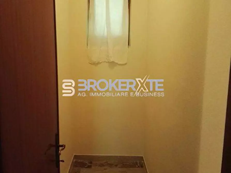 Immagine 8 di Villa in vendita  a Carrara