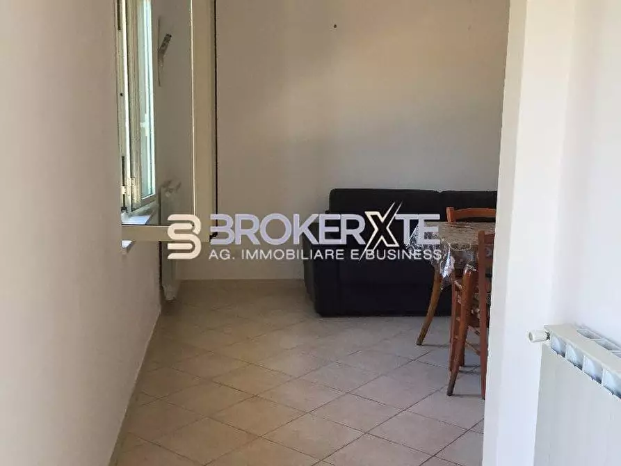 Immagine 5 di Casa indipendente in affitto  a Massa