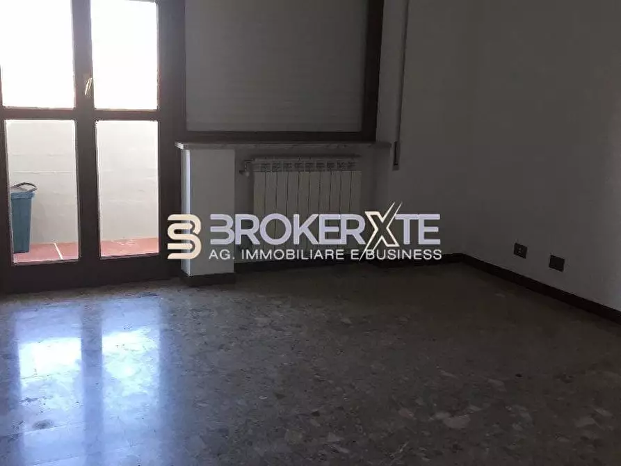 Immagine 7 di Appartamento in affitto  a Carrara